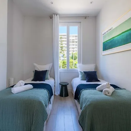 Lejlighed Atypical - 3br With Mezzanine Centre *